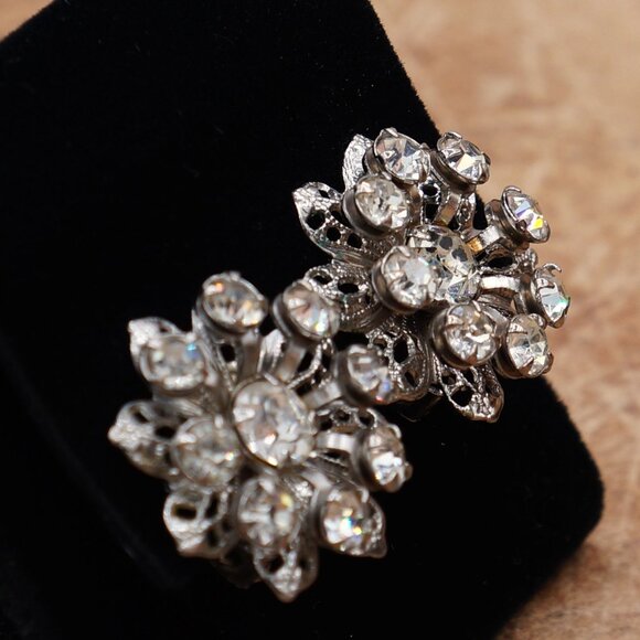 Vintage Tiered Crystal Floral Cluster Earrings Ornate Petal Silver Tone Clip-on - Picture 5 of 9